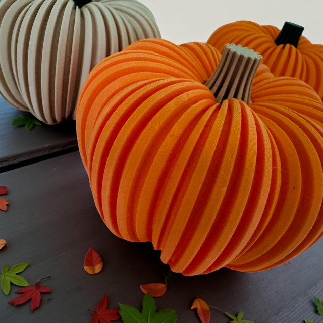 π Large Pumpkin Tealight Holder