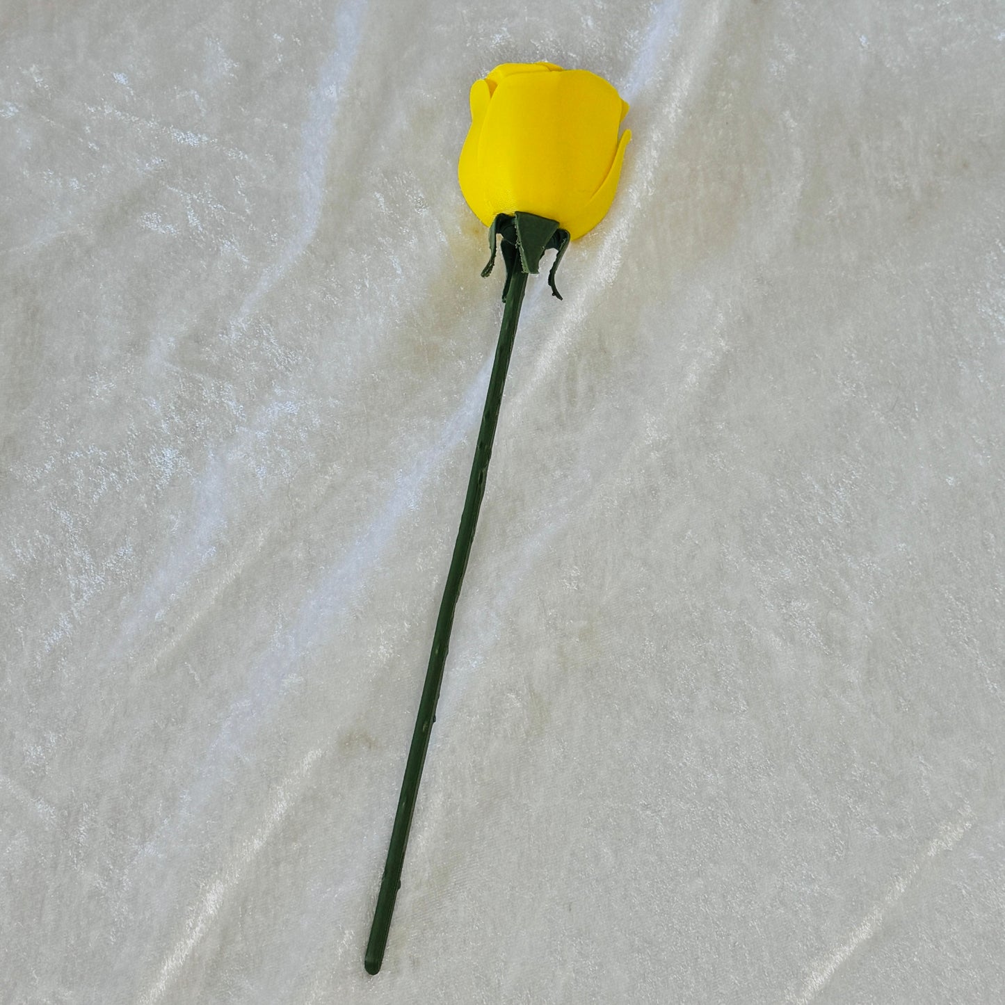 Exquisite 3D Printed Roses with Detachable Stems - Forever in Bloom