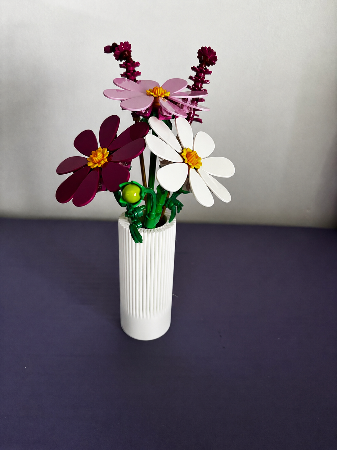Vase for LEGO Cosmos Flowers 11514 | Modern Ribbed Vase | 11cm Tall