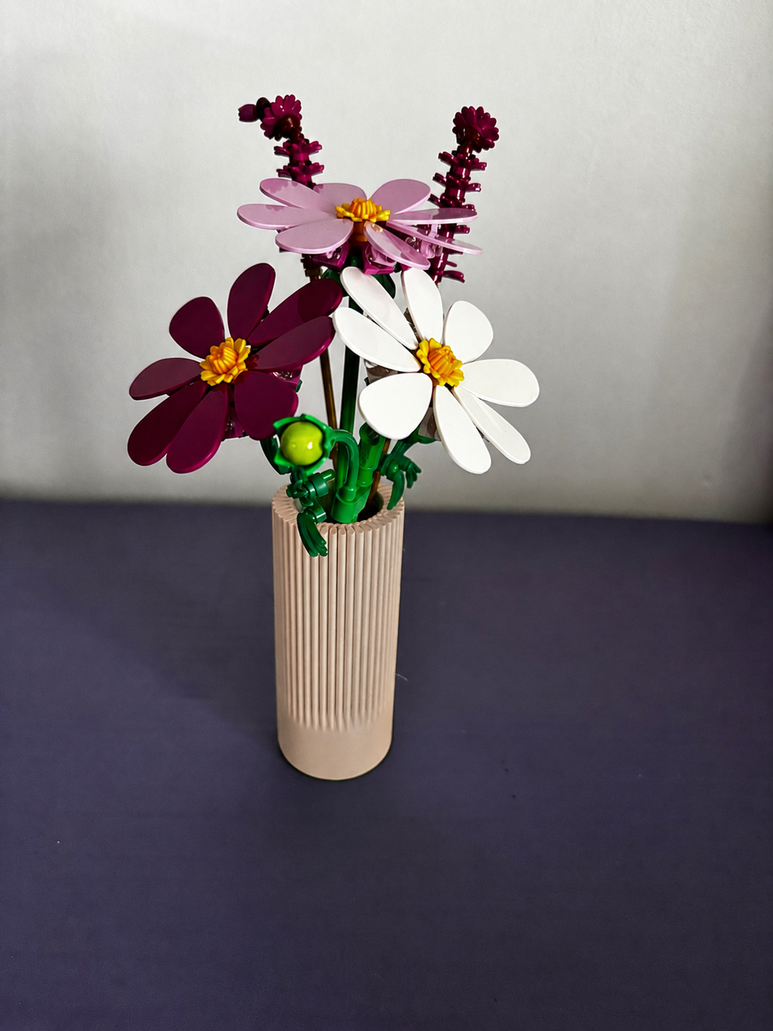 Vase for LEGO Cosmos Flowers 11514 | Modern Ribbed Vase | 11cm Tall