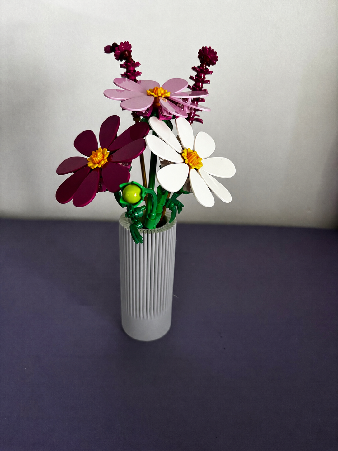 Vase for LEGO Cosmos Flowers 11514 | Modern Ribbed Vase | 11cm Tall