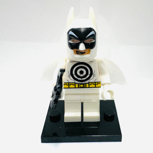 Custom Super Hero Bullseye Bat Man Minifigure