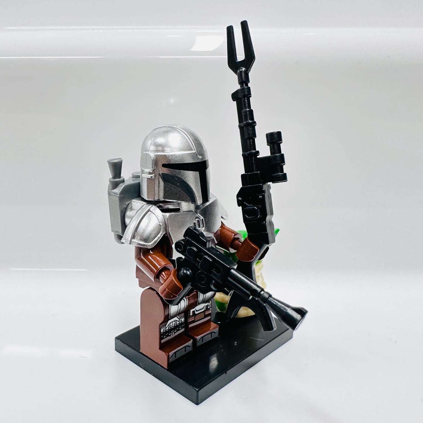 Custom Mandalorian & Baby Yoda ( The Child) Minifigure