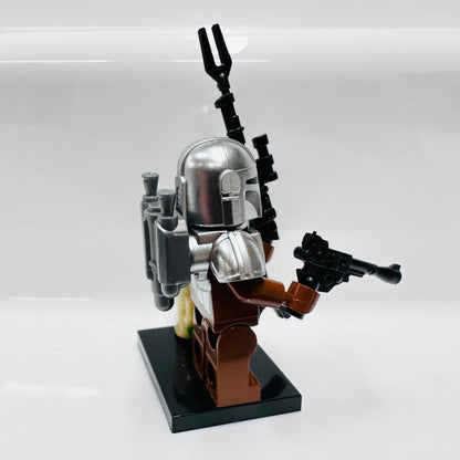 Custom Mandalorian & Baby Yoda ( The Child) Minifigure