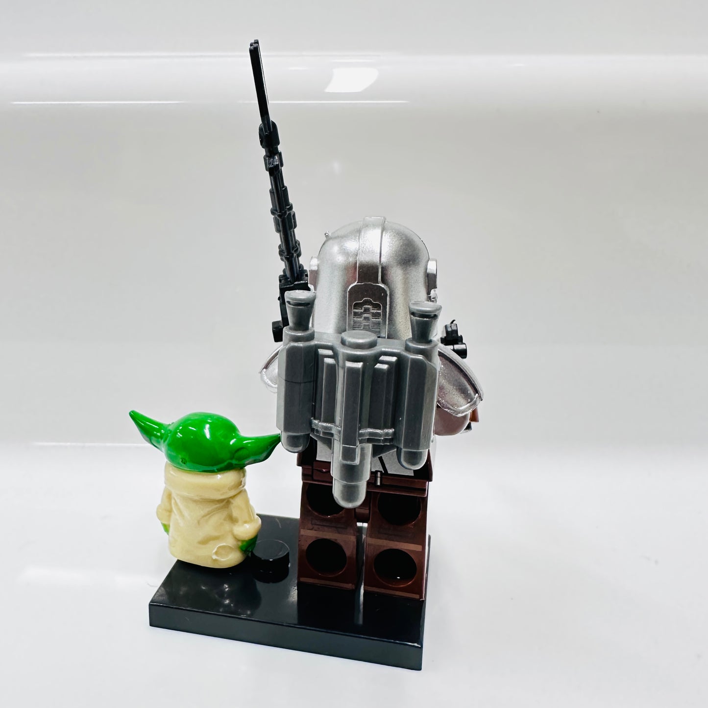 Custom Mandalorian & Baby Yoda ( The Child) Minifigure