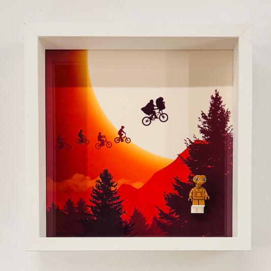 ET minifigure in a Frame